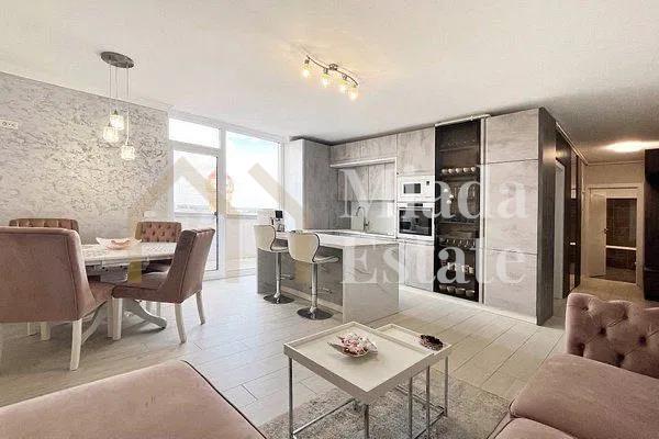 Apartament cu  camere, Zona Badea Cartan