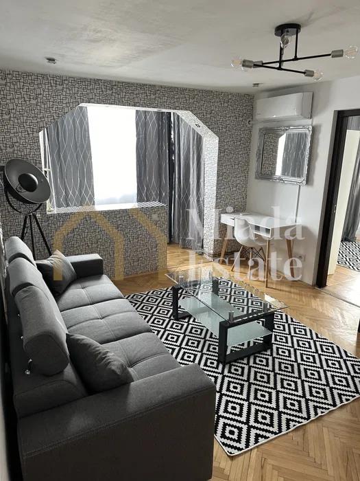 Apartament cu 3 camere, Zona Girocului