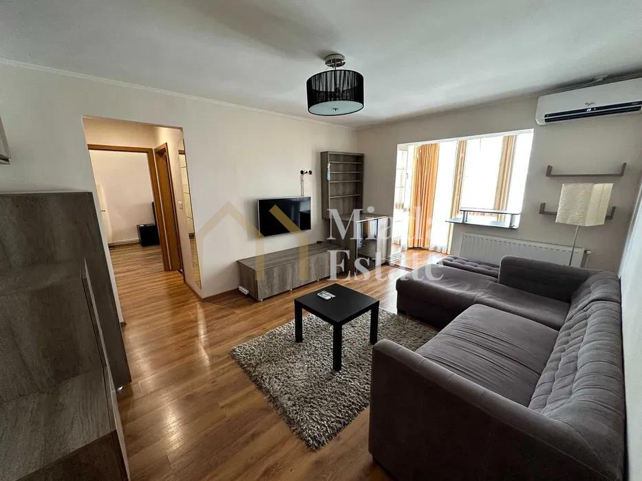 Apartament cu 3 camere, Zona Complexul Studentesc